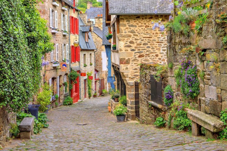 Dinan
