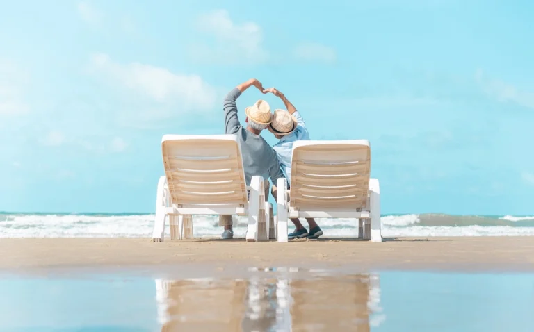 10 villes françaises où les seniors vivent comme en vacances